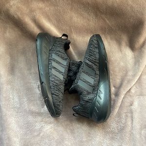 BRAND NEW NEVER WORN kids’ adidas ortholite shoes in black/dk grey size 2